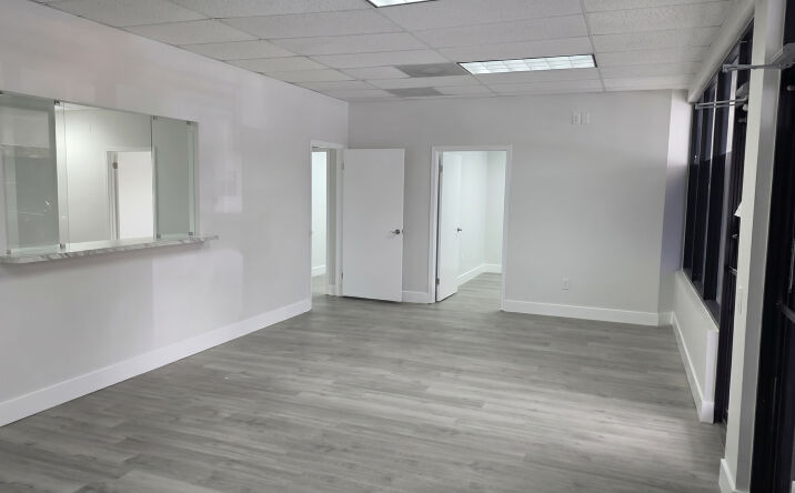 Pictures of Office property located at 7200 W COMMERCIAL BLVD, LAUDERHILL, FL 33319-2148 for lease - image #1