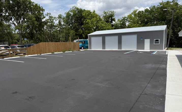 Pictures of Retail, Office, Industrial property located at 4403 NW 6th St, Gainesville, FL 32609 for lease - image #1