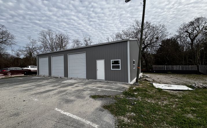 Pictures of Retail, Office, Industrial property located at 4403 NW 6th St, Gainesville, FL 32609 for lease - image #1