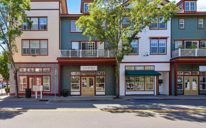 Pictures of Retail property located at 9101-9111 Windsor Rd, Windsor, CA 95492 for lease - image #1