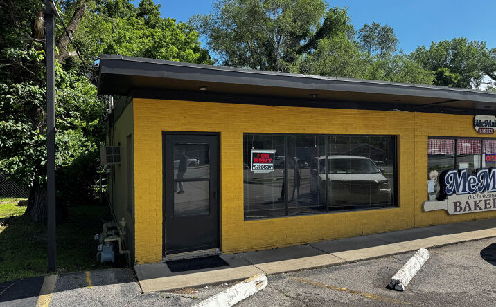 Pictures of Retail property located at 7634 Leavenworth Rd, Kansas City, KS 66109 for lease - image #1