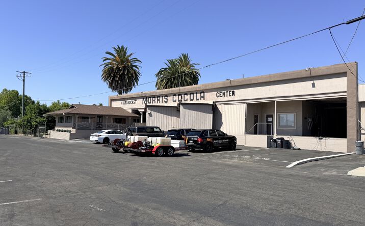 Pictures of Retail, Office property located at 706 West Herndon Avenue, Fresno, CA 93650 for lease - image #1