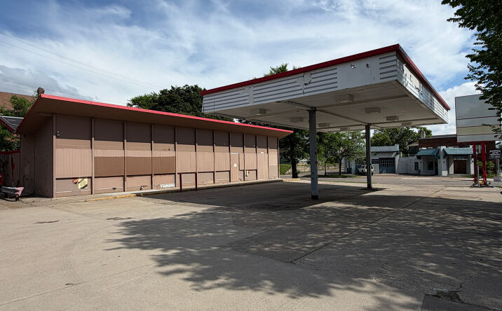 Pictures of Retail, Restaurant property located at 1146 Payne Ave, Saint Paul, MN 55130 for lease - image #1