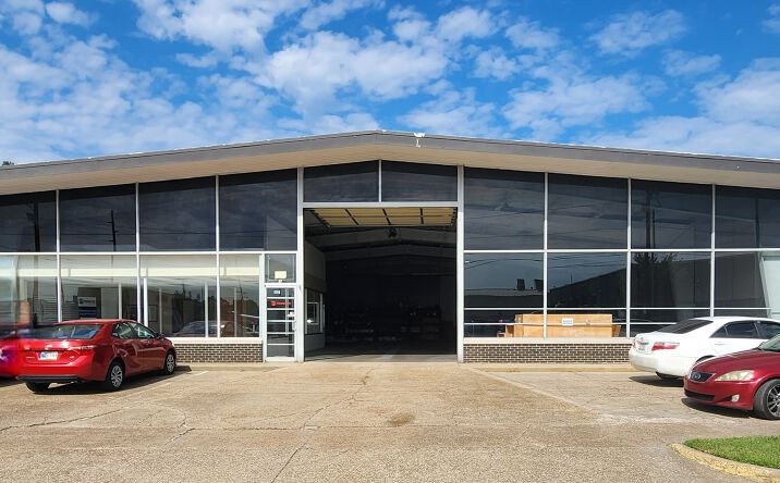 Pictures of Retail, Industrial property located at 117 South Kentucky Avenue, Evansville, IN 47714 for lease - image #1