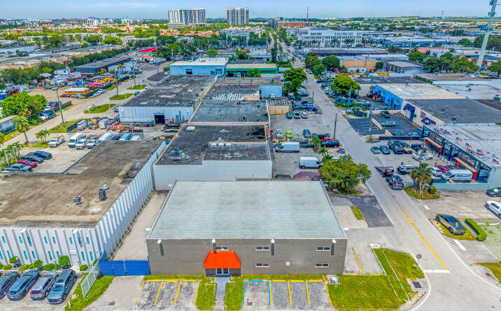Pictures of Industrial property located at 5280 NW 77TH CT, DORAL, FL 33166-4702 for lease - image #1