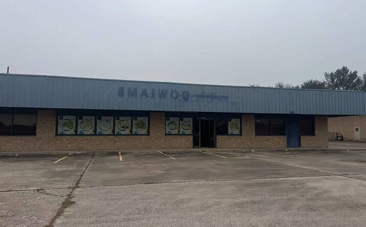 Pictures of Retail, Office, Restaurant property located at 46410 Interstate 10, Winnie, TX 77665 for lease - image #1