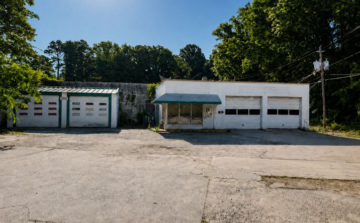 Pictures of Retail, Industrial property located at 1516 Dixie Trail, Raleigh, NC 27607 for lease - image #1