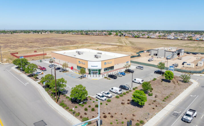 Pictures of Retail property located at 9700 Panama Ln, Bakersfield, CA 93311 for lease - image #1