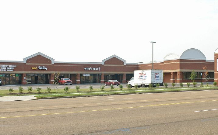 Pictures of Retail, Office, Restaurant property located at 7911 E Shelby Drive, Suite 107, Memphis, TN 38125 for lease - image #1