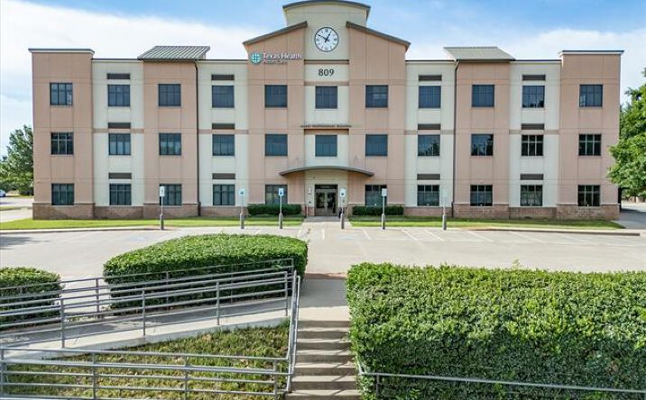 Pictures of Retail, Office property located at 809 W Harwood Road, Hurst, TX 76054 for lease - image #1