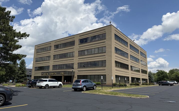 Pictures of Office property located at 7251 Engle Road, Middleburg Heights, OH 44130 for lease - image #1