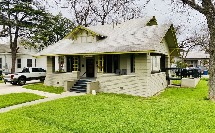 Pictures of Office property located at 283 East Bridge Street, New Braunfels, TX 78130 for lease - image #1
