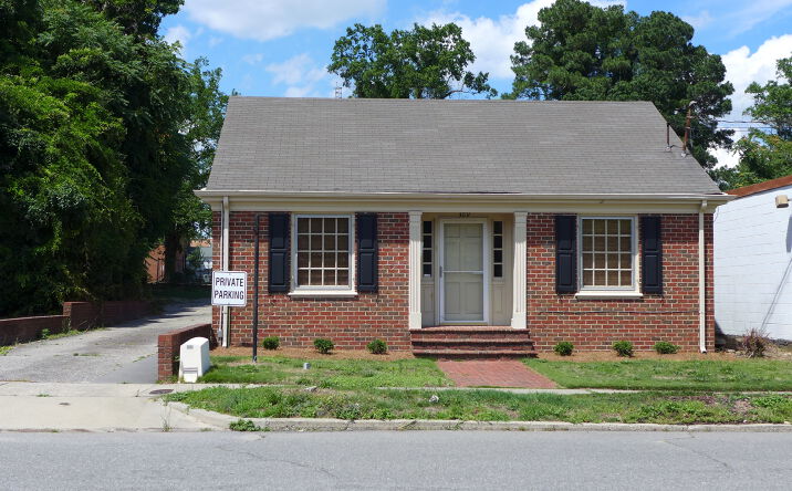 Pictures of Office property located at 309 E WALNUT ST, GOLDSBORO, NC 27530-4836 for lease - image #1