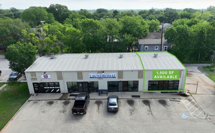 Pictures of Retail, Restaurant property located at 2107 South College Avenue, Bryan, TX 77801 for lease - image #1