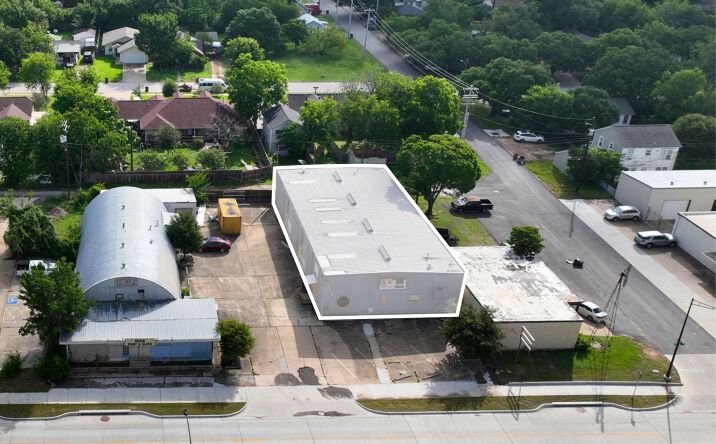 Pictures of Retail, Industrial property located at 2113 South College Avenue, Bryan, TX 77801 for lease - image #1
