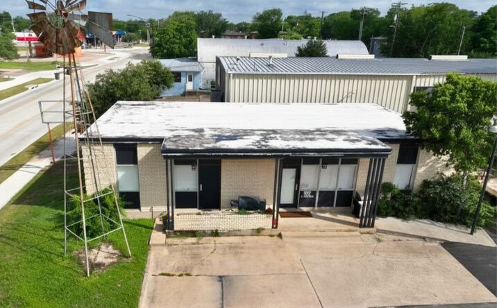 Pictures of Retail, Office property located at 2117 South College Avenue, Bryan, TX 77801 for lease - image #1