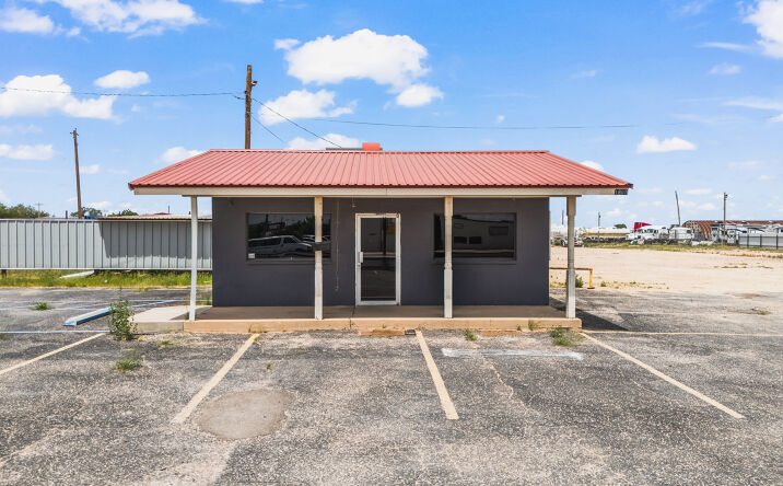 Pictures of Retail property located at 1801 North Grimes Street, Hobbs, NM 88240 for lease - image #1