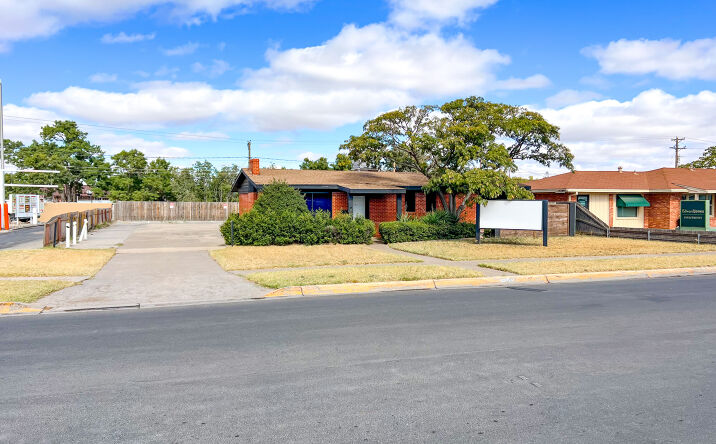 Pictures of Office property located at 2604 W. Kansas Ave, Midland, TX 79701 for lease - image #1