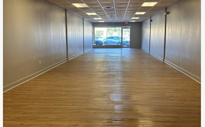 Pictures of Retail, Office, Restaurant property located at 1330 N Pleasantburg Dr, Greenville, SC 29607 for lease - image #1