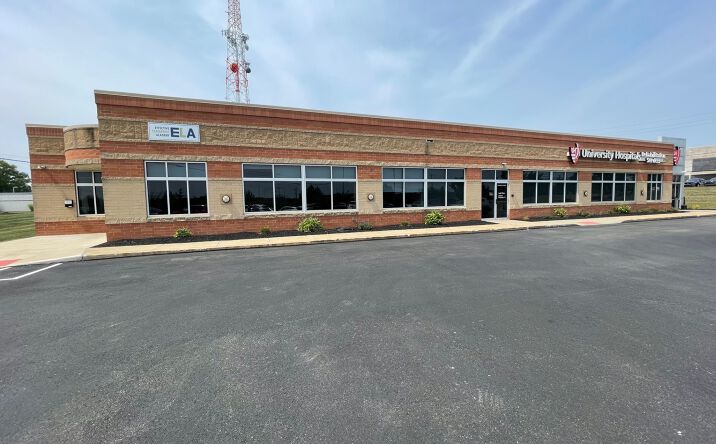 Pictures of Office property located at 4480 Richmond Road, Warrensville Heights, OH 44128 for lease - image #1