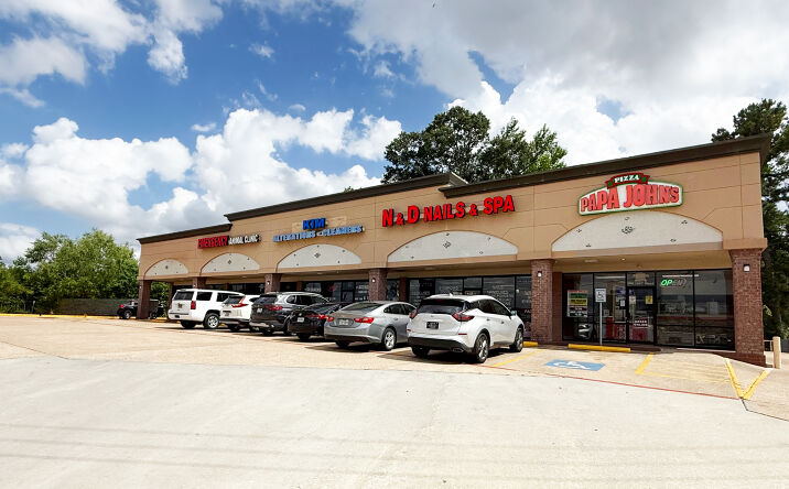 Pictures of Retail property located at 9521 West Montgomery Street, Willis, TX 77318 for lease - image #1