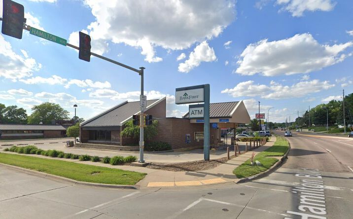 Pictures of Retail property located at 2401 Hamilton Blvd, Sioux City, IA 51104 for lease - image #1