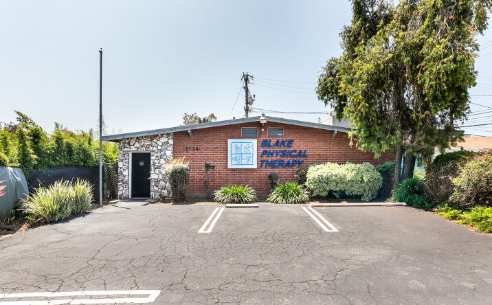 Pictures of Retail, Office property located at 1715 18TH ST, SANTA MONICA, CA 90404-4413 for lease - image #1