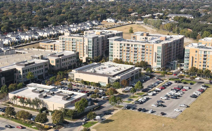 Pictures of Retail property located at 7859 Walnut Hill Ln, Dallas, TX 75231-4818 for lease - image #1