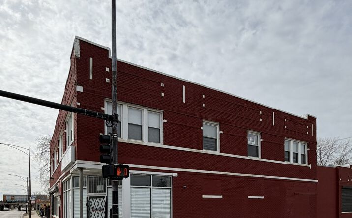 Pictures of Office property located at 7402 S Racine Avenue 3, Chicago, IL 60636 for lease - image #1