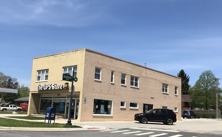 Pictures of Office property located at 900 Ogden Avenue, Downers Grove, IL 60515 for lease - image #1