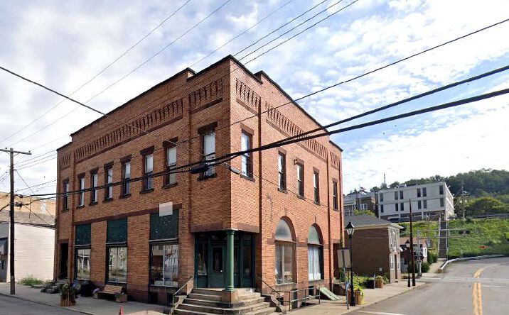 Pictures of Office property located at 100 N Chester Street, New Cumberland, WV 26047 for lease - image #1