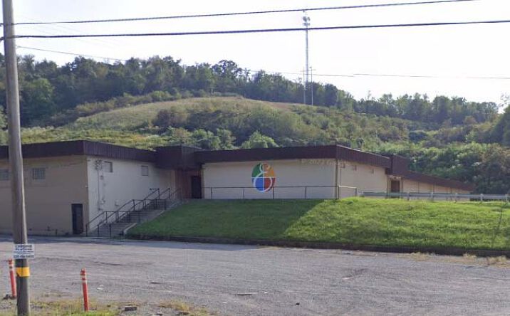 Pictures of Retail, Office, Industrial, Restaurant property located at 1292 1294 & 1298 Lincoln Highway, Chester, WV 26034 for lease - image #1