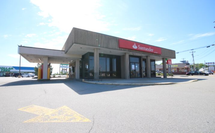 Pictures of Retail property located at 440 Mt Pleasant Street, New Bedford, MA 02746-1528 for lease - image #1