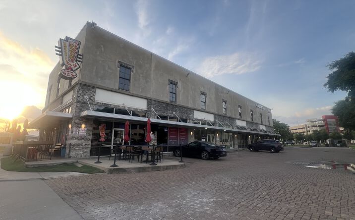 Pictures of Retail, Office, Restaurant property located at 4835 Martin Luther King Boulevard, Houston, TX 77004 for lease - image #1