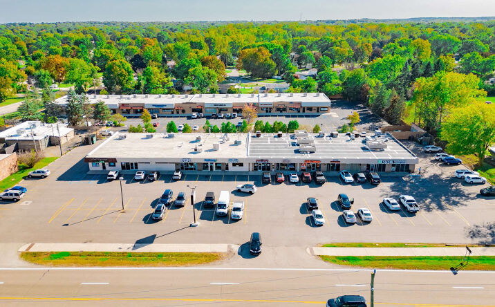 Pictures of Retail property located at 41431-41583 10 Mile Road, Novi, MI 48375 for lease - image #1