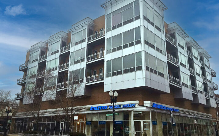 Pictures of Retail property located at 3916 N Sheridan Road, Chicago, IL 60613 for lease - image #1