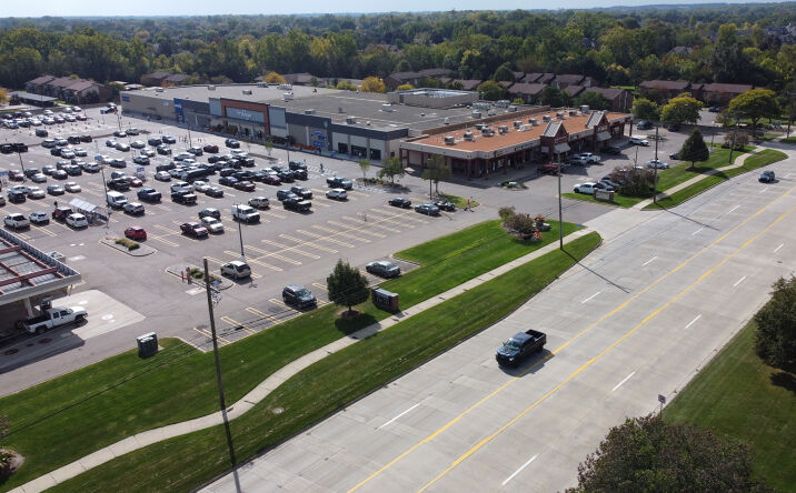 Pictures of Retail property located at 33523 8 Mile Road, Livonia, MI 48152 for lease - image #1