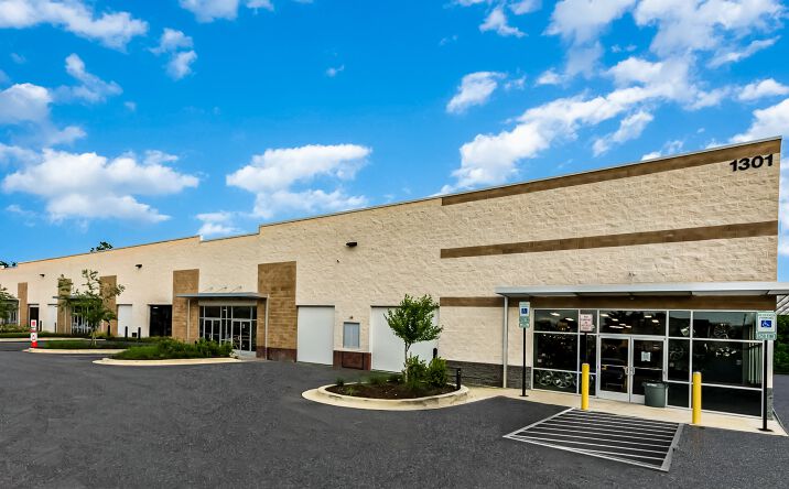 Pictures of Retail, Industrial property located at 1301 Hampton Park Boulevard, Capitol Heights, MD 20743 for lease - image #1