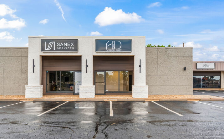 Pictures of Office, Retail property located at 5135 69th St, Suite F, Lubbock, TX 79401 for lease - image #1