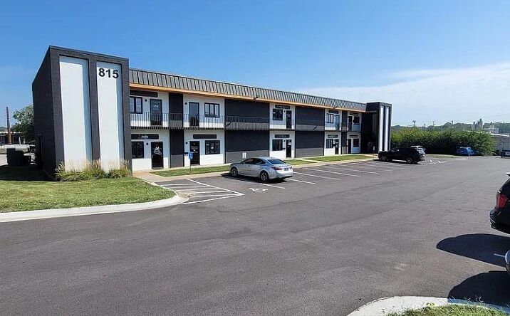 Pictures of Office property located at 815 Office Park Rd, West Des Moines, IA 50265 for lease - image #1