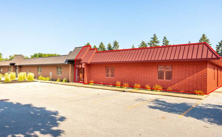 Pictures of Office property located at 1720 28th Street, West Des Moines, IA 50266 for lease - image #1