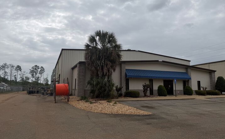 Pictures of Industrial property located at 404 S WESTOVER BLVD, ALBANY, GA 31707 for lease - image #1