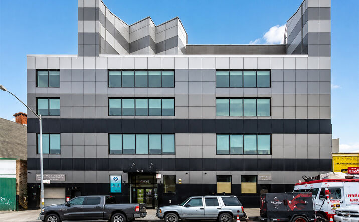 Pictures of Retail property located at 1976 Crotona Pkwy, New York City, NY 10460 for lease - image #1