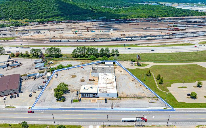 Pictures of Industrial property located at 3320 Southwest Blvd, Tulsa, OK 74107 for lease - image #1