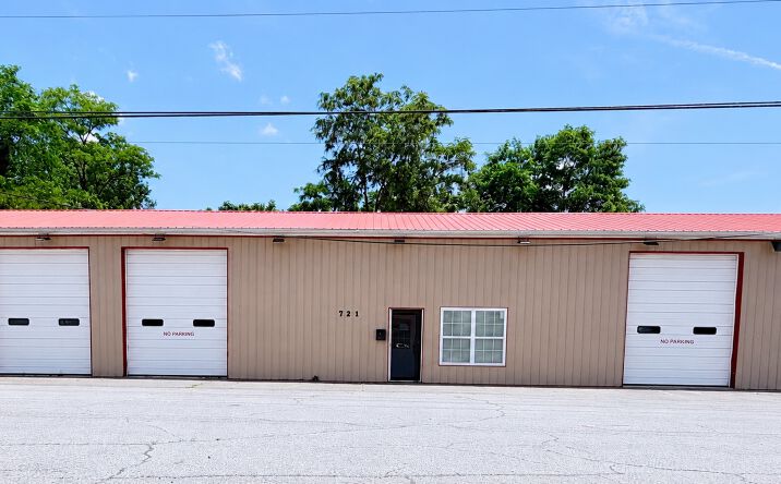 Pictures of Retail, Industrial property located at 721 Dixie Highway East, Elizabethtown, KY 42701 for lease - image #1