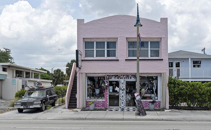 Pictures of Office property located at 521 N DIXIE HWY, LAKE WORTH, FL 33460 for lease - image #1