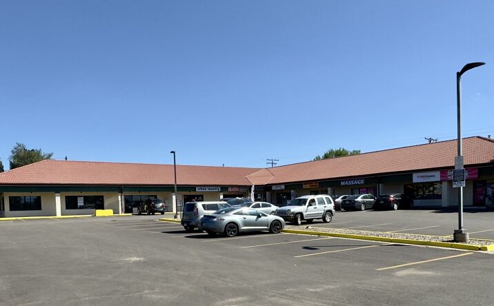Pictures of Retail, Office property located at 1350 West Littleton Boulevard, Littleton, CO 80120 for lease - image #1