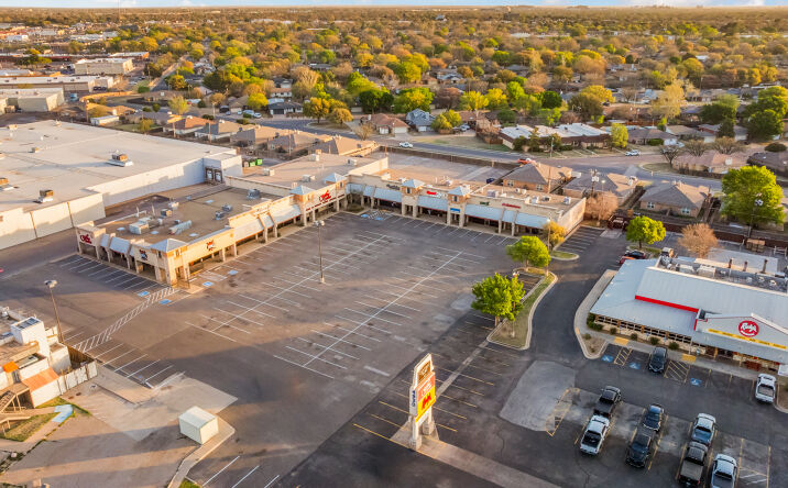 Pictures of Retail property located at 4930 South Loop 289, Lubbock, TX 79401 for lease - image #1