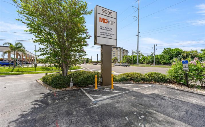 Pictures of Retail, Office property located at 9009 Park Boulevard, Seminole, FL 33777 for lease - image #1