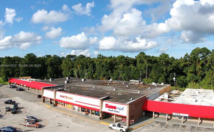 Pictures of Retail, Office property located at 10696 Lem Turner Road # 11, Jacksonville, FL 32218 for lease - image #1